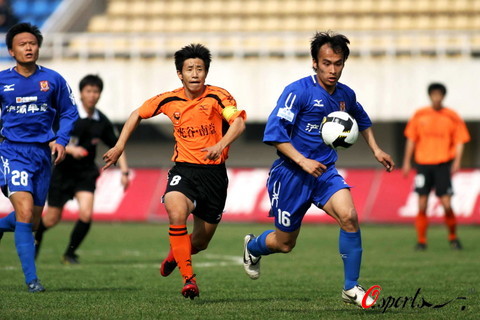 葡萄牙2026客场球衣谍照曝光，V字纹路寓意超级英雄（葡萄牙2026客场球衣疑现身，V形纹设计致敬超级英雄）