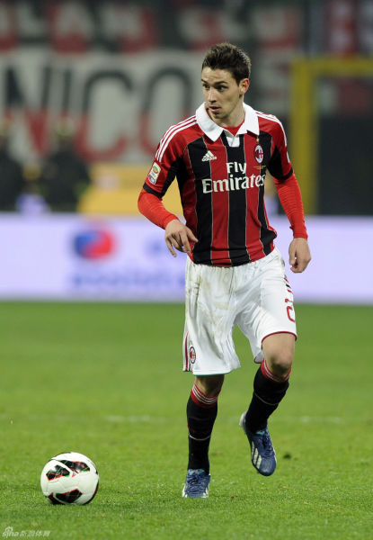 皇马战力全面评测：姆巴佩闪耀圣母大教堂，库尔图瓦再展门神风采