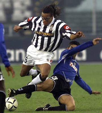 斯科尔斯、卡拉格都认为：哈白布是足球历史上最佳中场组合（斯科尔斯与卡拉格一致认定：哈白布堪称足坛史上最强中场三人组）