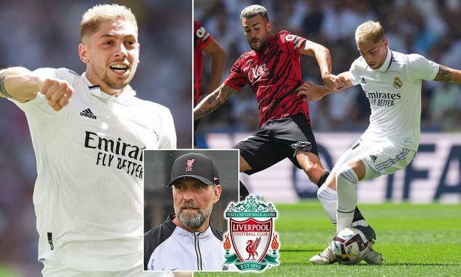 卡拉布里亚欧联攻入制胜球！挑球扣过对手+外脚背撩射一气呵成（欧联赛场卡拉布里亚制胜一击：挑球过人后外脚背劲射，一气呵成）