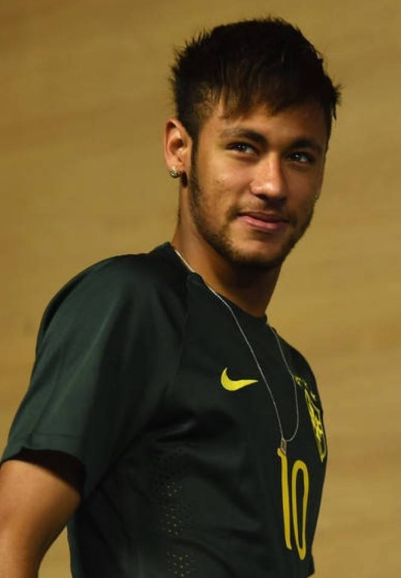 罗马3-1客胜克雷莫内塞登顶意甲，苏莱、埃文-弗格森、利马破门（罗马客场3-1力克克雷莫内塞登顶意甲，苏莱、埃文-弗格森与利马相继破门）