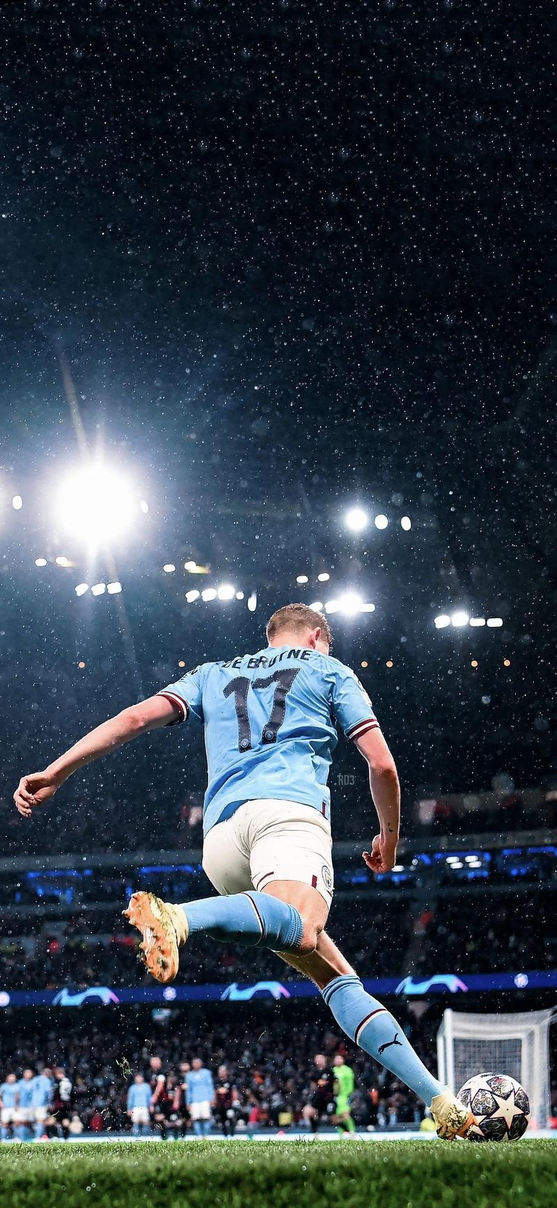 凯恩连续两场欧冠不进球，但近15个欧冠主场斩16球（凯恩欧冠遭遇两场进球荒，近15个欧冠主场却收获16球）