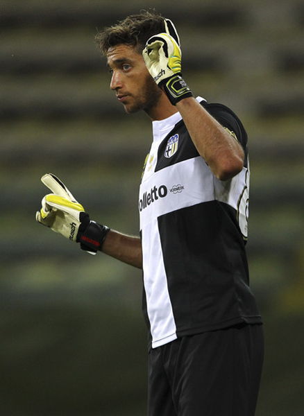 媒体人：邵佳一执教国足后，李昊成为接班颜骏凌的最热门人选