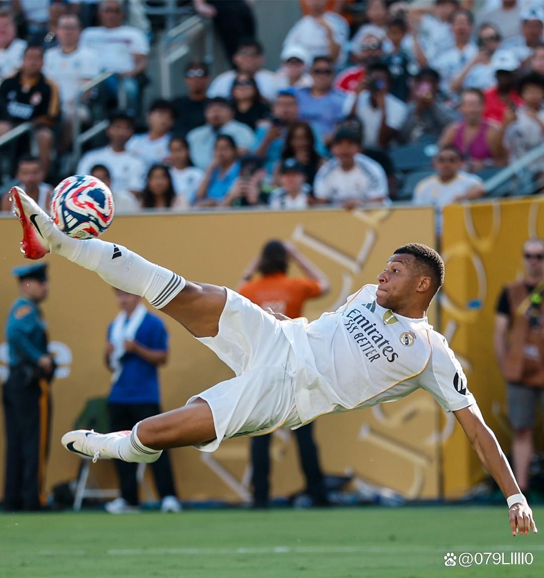 天空体育：劳姆明夏解约金低于4000万欧，莱比锡欲续约（天空体育：莱比锡欲与劳姆续约，其明夏解约金不足4000万欧）