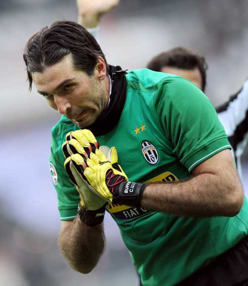 热那亚2-1逆转维罗纳，托斯比建功，洛伦佐-科隆博破门