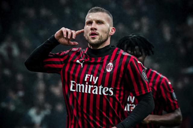 帕夫洛维奇：在此年龄段，我从未见过哪位队友像卡尔这么自信