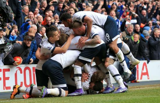 曾引起争议，西安国际足球中心草坪已重新铺设，明年3月达标（曾引发争议的西安国际足球中心草坪已完成重铺，预计明年3月达标）