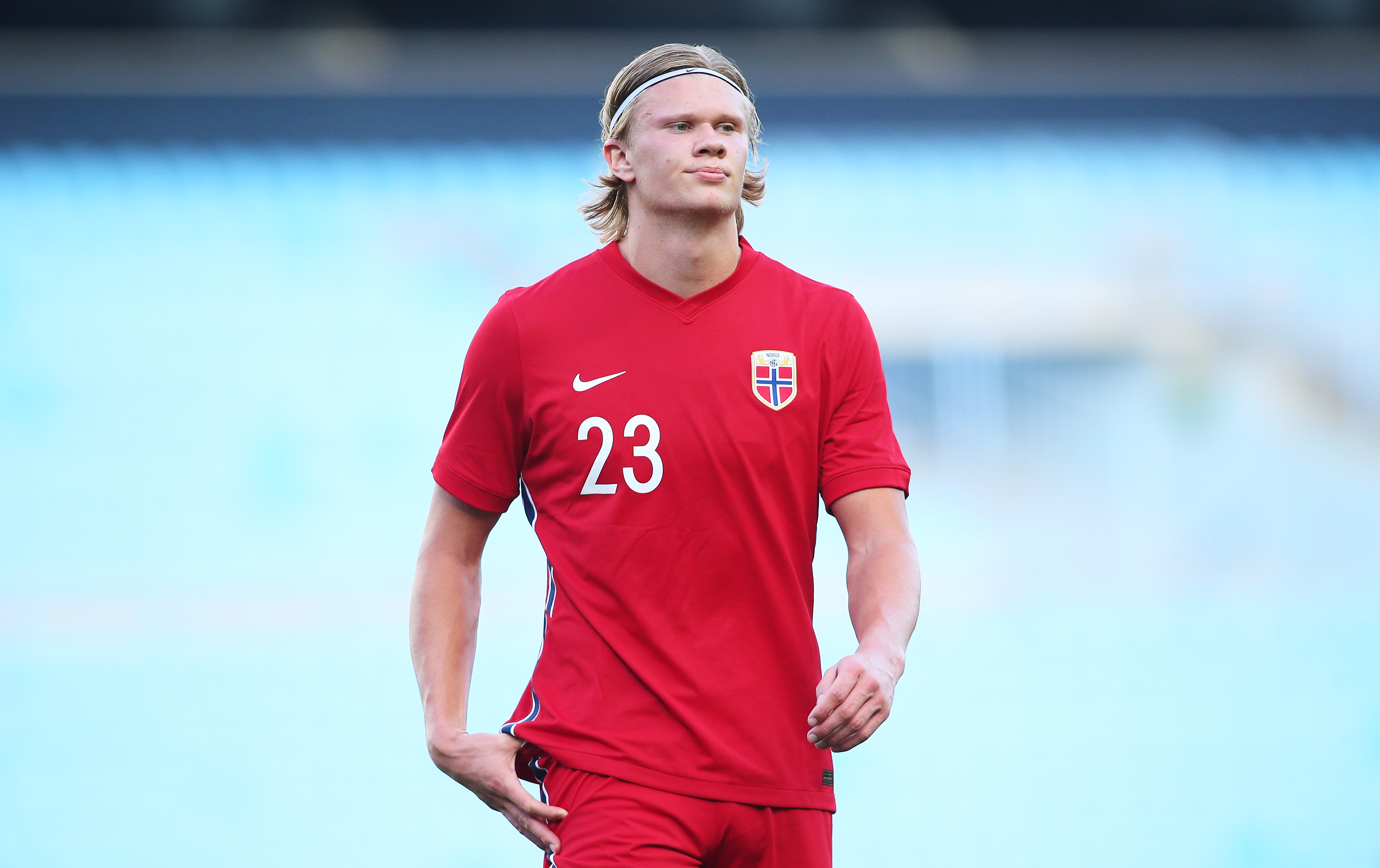 篮球湖人球员训练中展现惊人弹跳