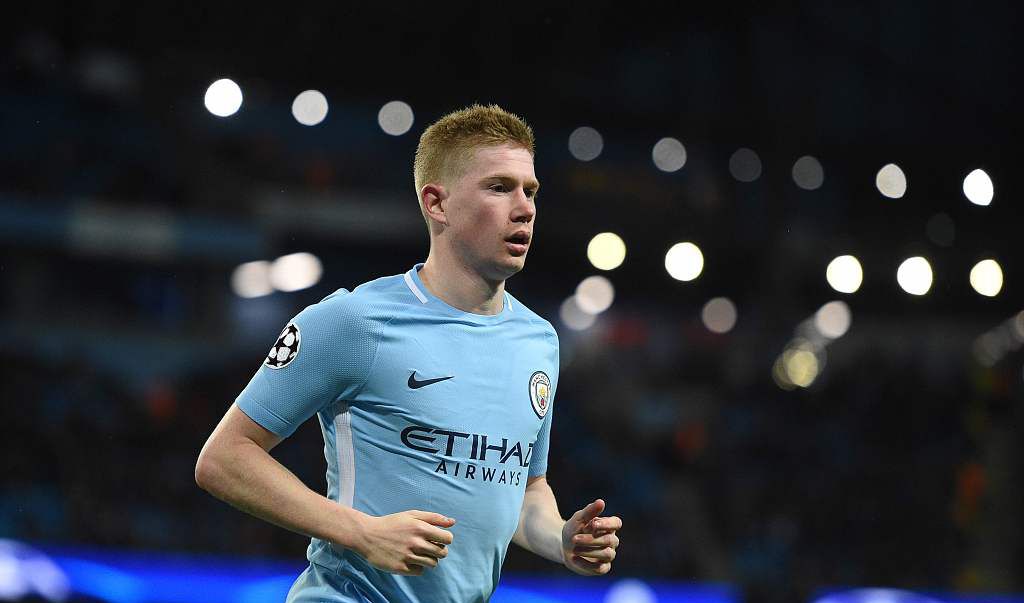 足球比赛的节奏掌控技巧（足球场上节奏掌控要诀）