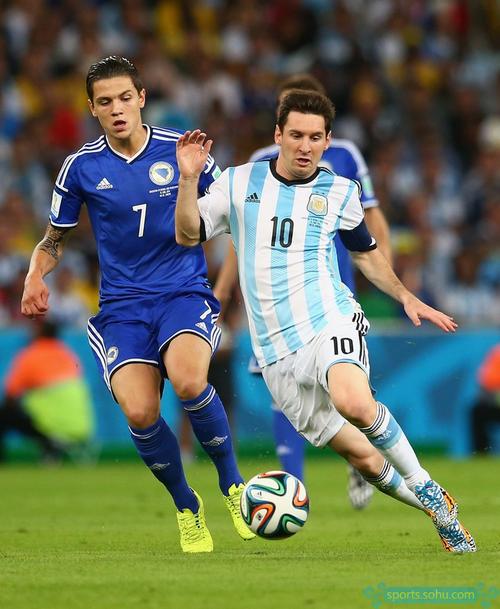 德甲战报：霍诺拉特体毛越位进球被吹，门兴0-0闷平RB莱比锡