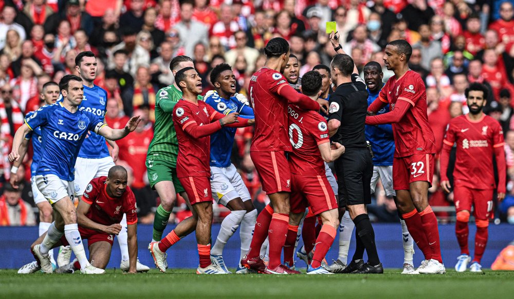 官方：葡萄牙主帅马丁内斯当选加泰罗尼亚足协年度最佳教练（加泰罗尼亚足协官宣：葡萄牙主帅马丁内斯荣膺年度最佳教练）