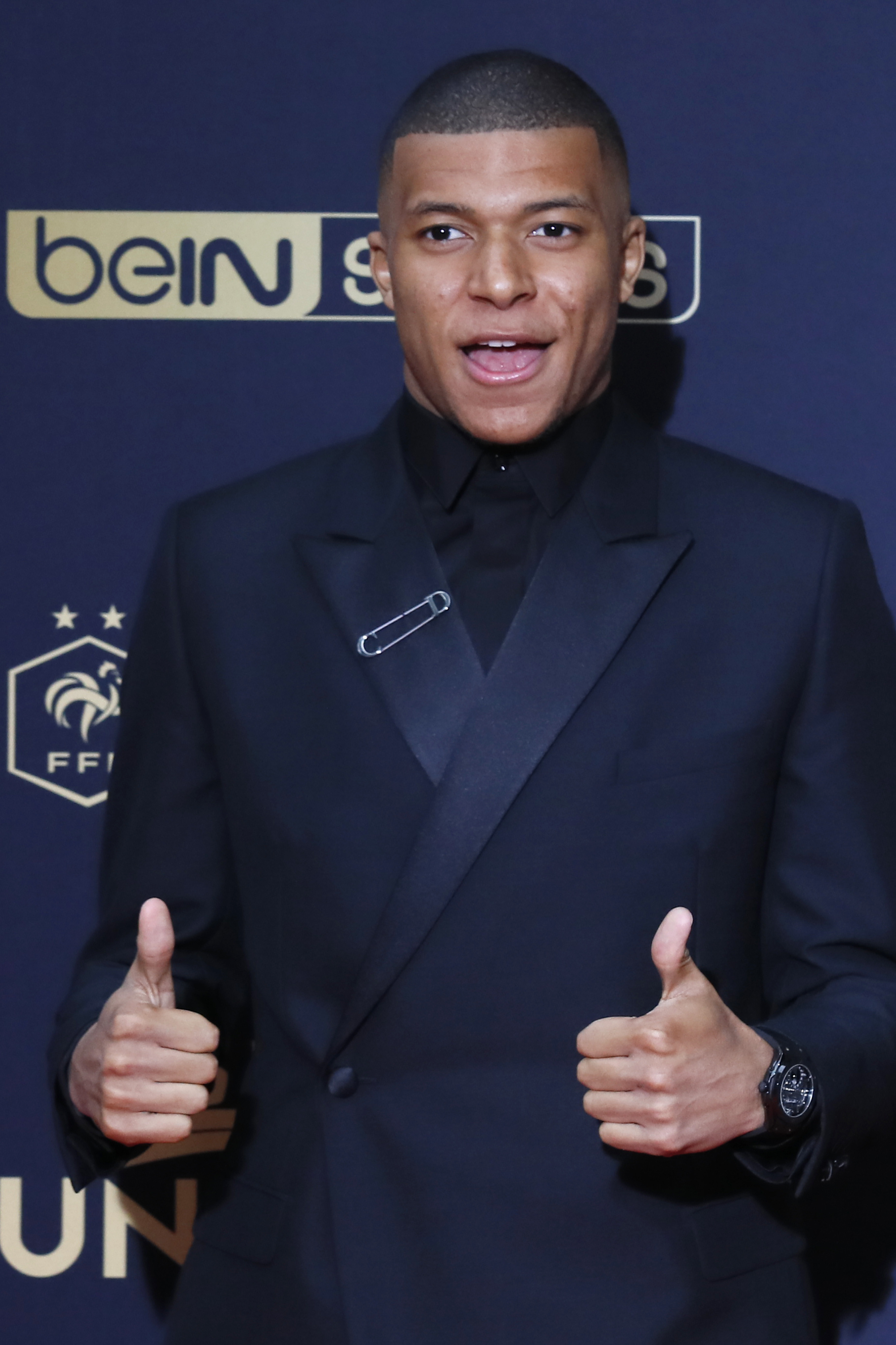 米兰名宿：米兰需要一名真正的中锋，看到莫德里奇这么投入真是太棒了