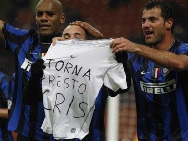 桑托斯：队友们帮了我很多，和内托等人比赛让我感觉很轻松（桑托斯：在队友支持下，与内托等人交手让我倍感轻松）